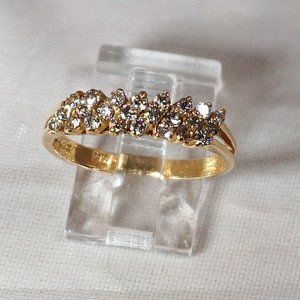 Vintage 18K solid gold with three rows of diamonds